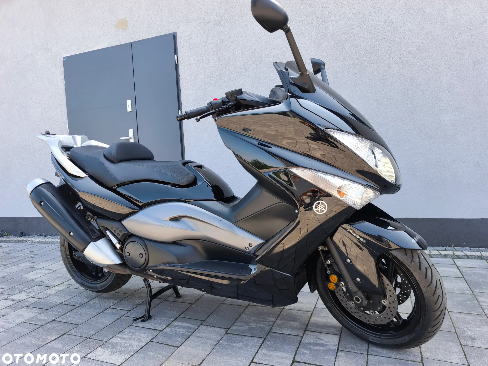 Yamaha Tmax - 12
