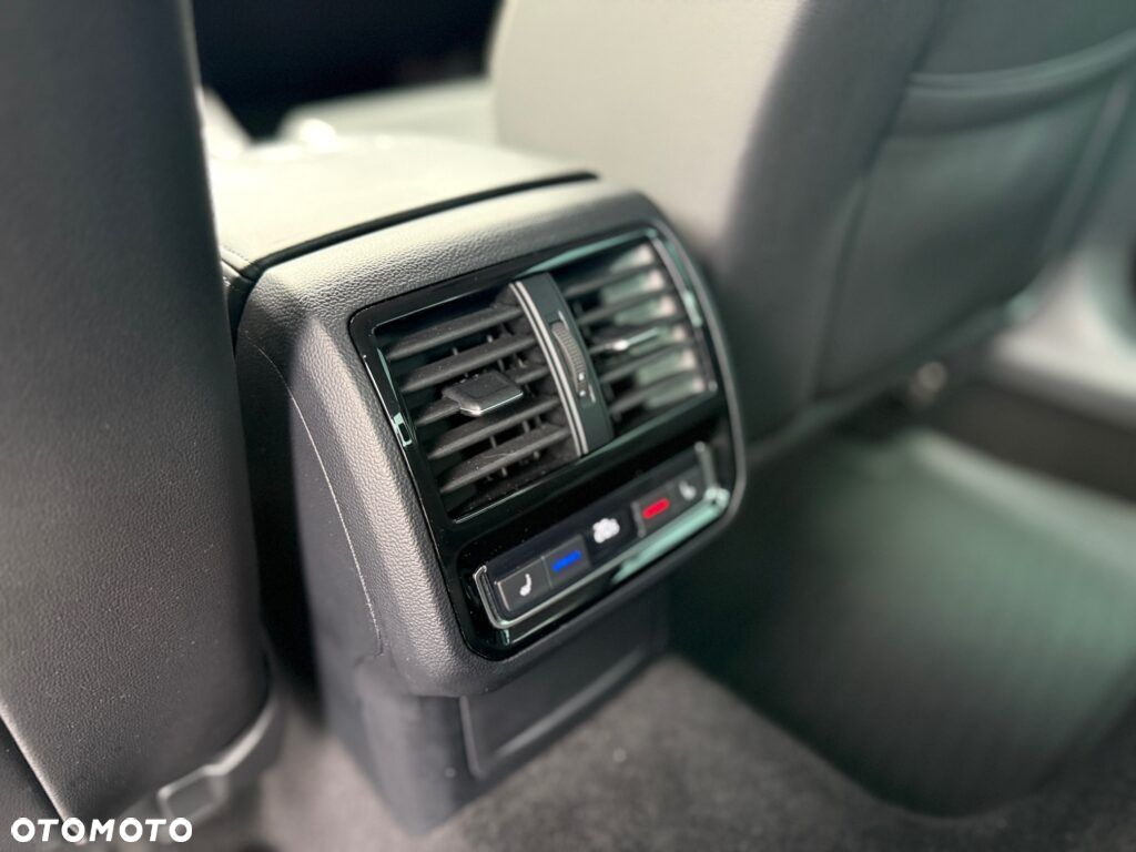 Volkswagen Passat 2.0 TDI EVO Elegance DSG - 18