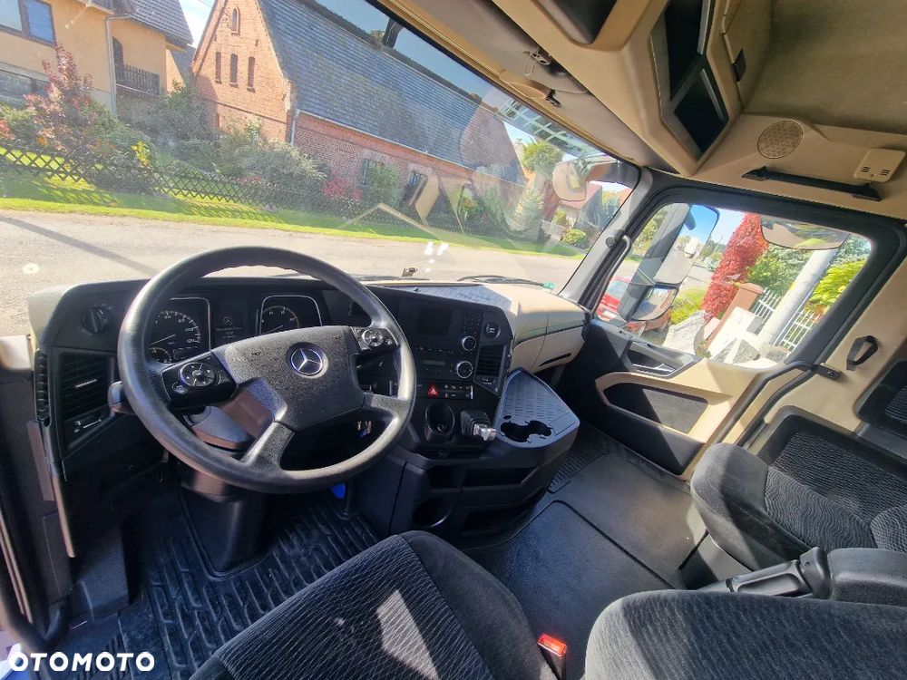 Mercedes-Benz ACTROS - 22