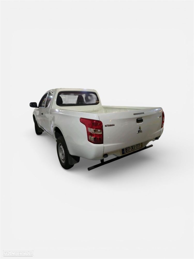 Mitsubishi L200 2.4 DI-D CD Invite 4WD - 2