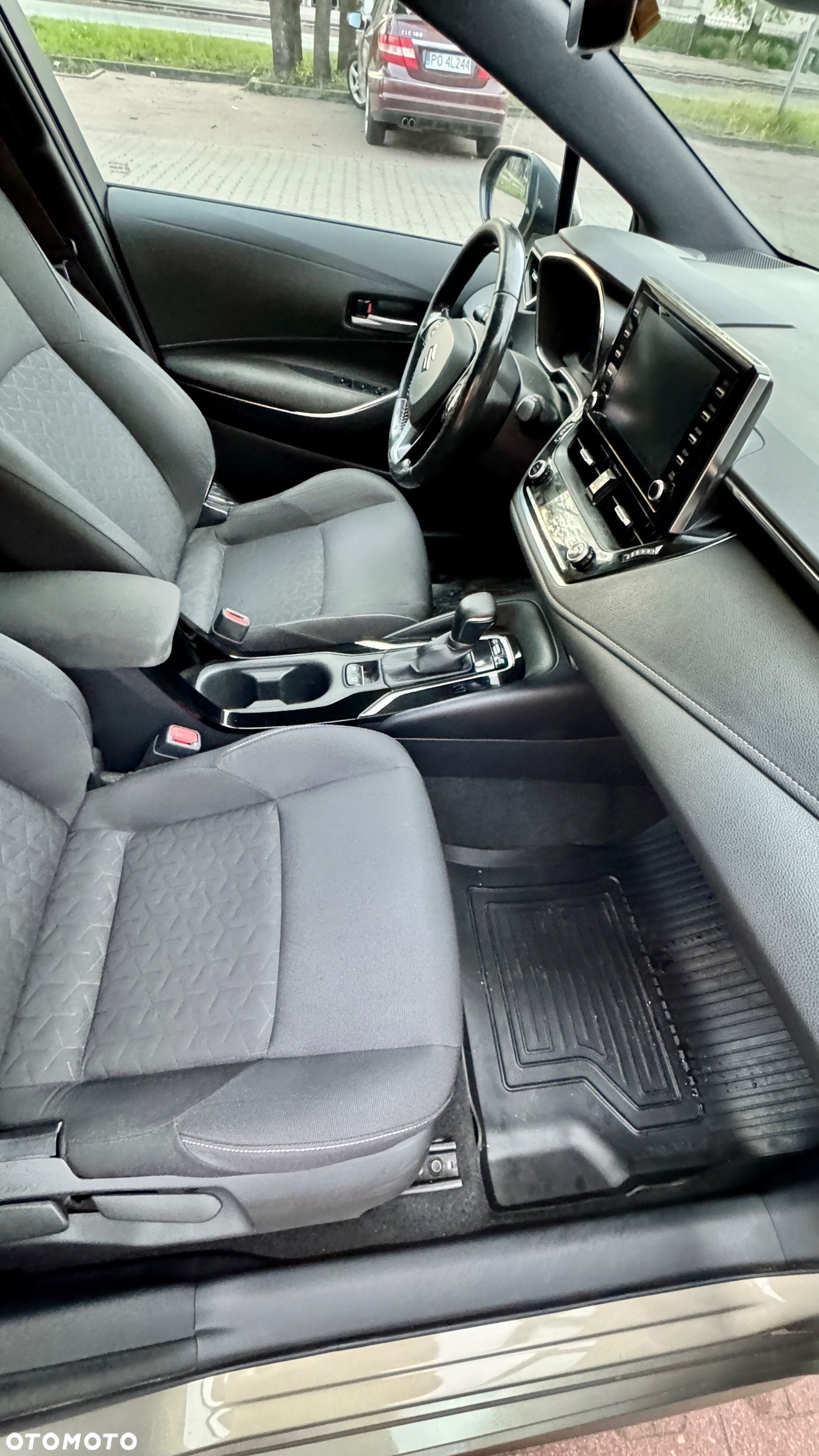 Toyota Corolla 1.8 Hybrid Comfort - 7