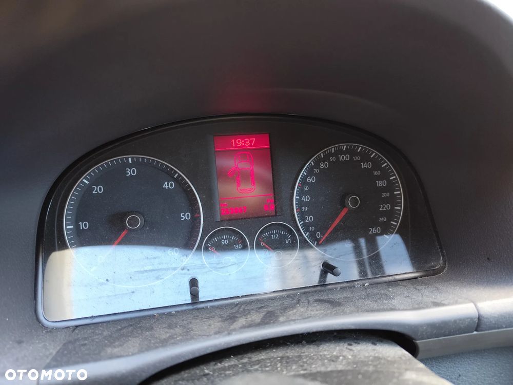 Volkswagen Touran 2.0 TDI DPF Trendline - 21