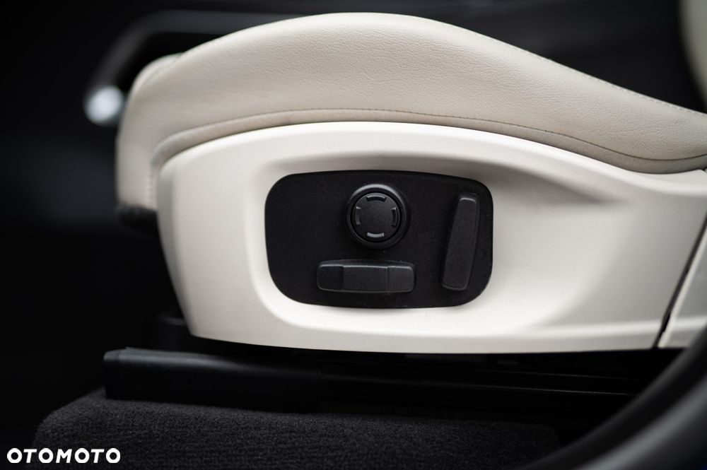 Jaguar F-Pace 3.0 TDV6 AWD R-Sport - 18