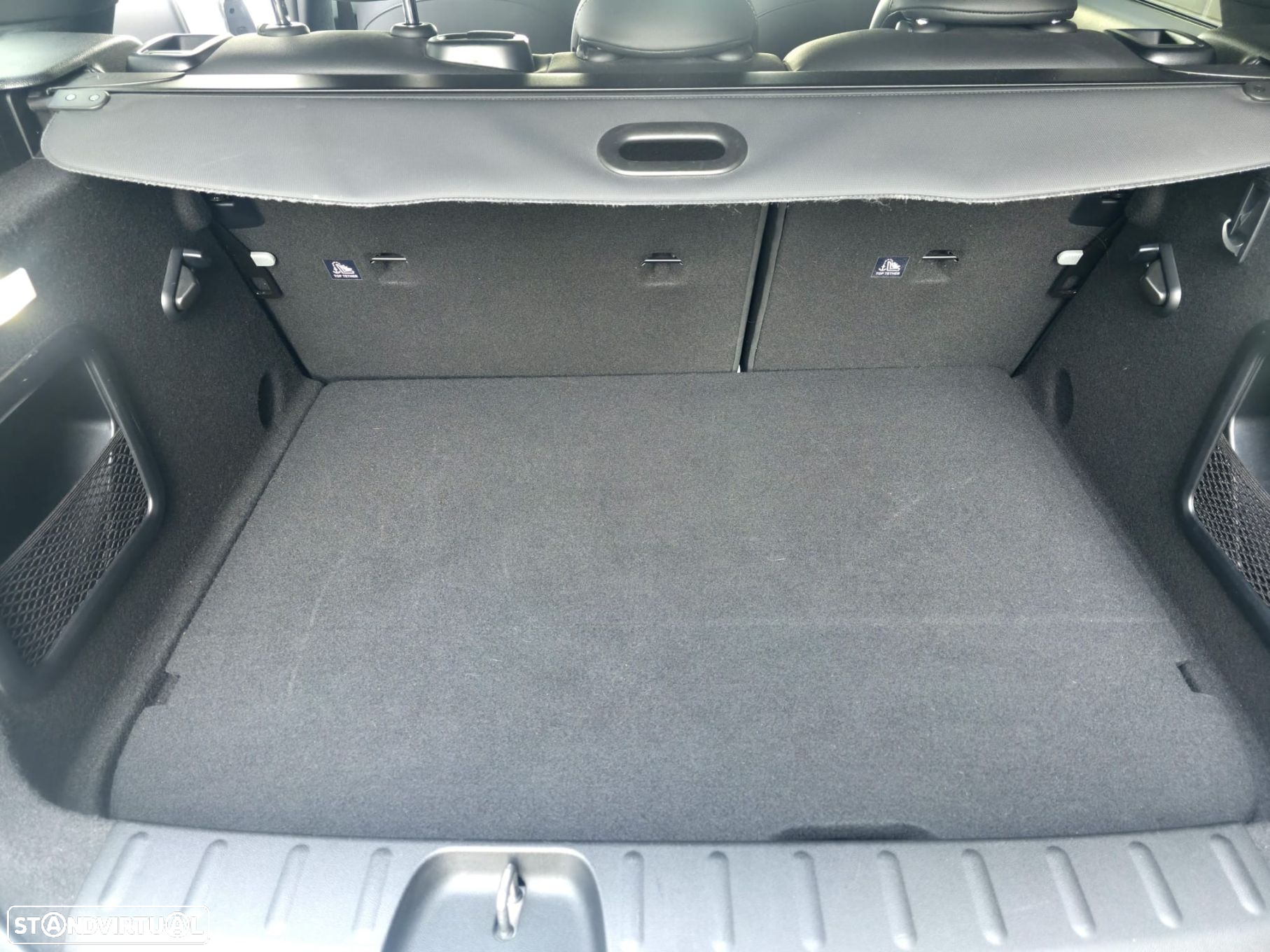 MINI Clubman Cooper D Premium Essential Auto - 37