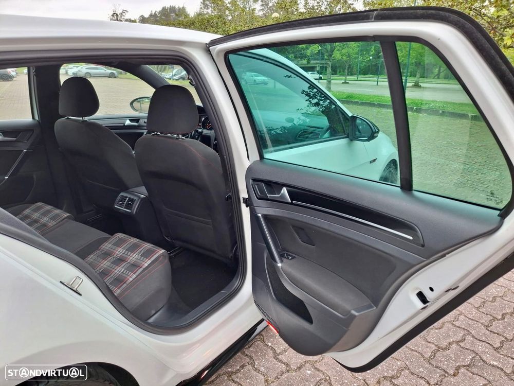 VW Golf GTI Performance BlueMotion - 17