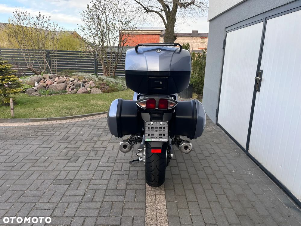 Yamaha FJR - 8
