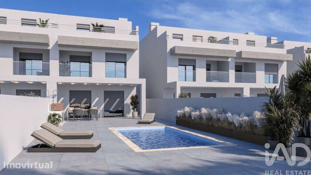Casa / Villa T3 em Vila Nova de Cacela de 238,00 m2