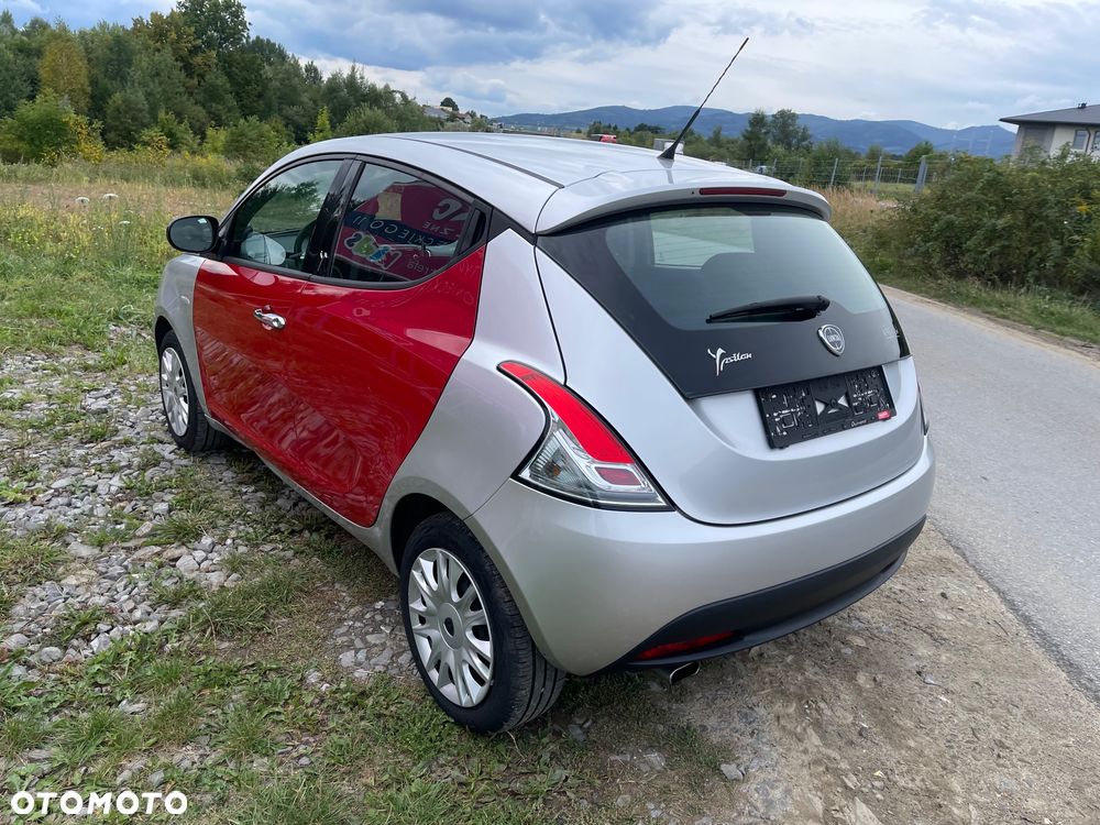Lancia Ypsilon - 8
