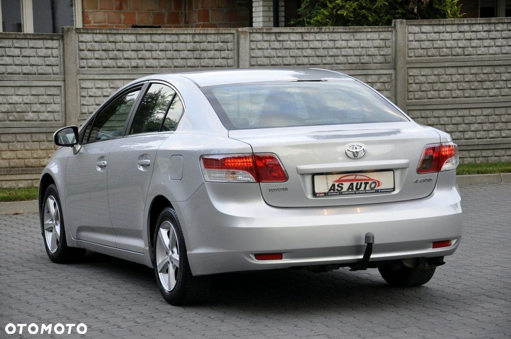 Toyota Avensis 1.8 Sol plus NAVI - 3