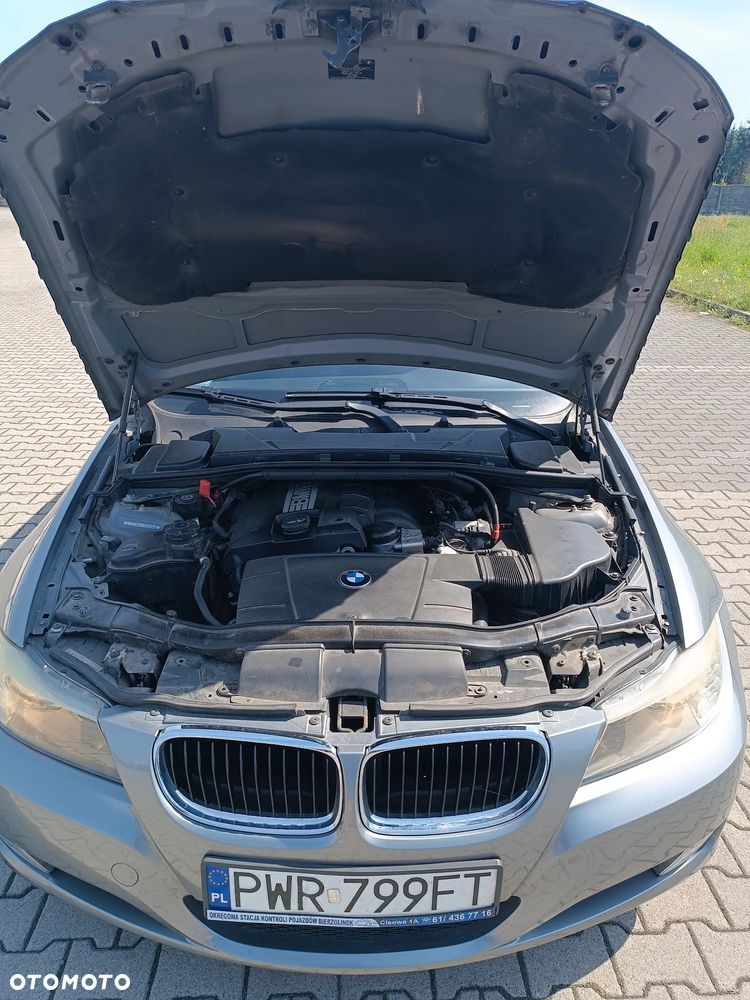 BMW Seria 3 318i - 11