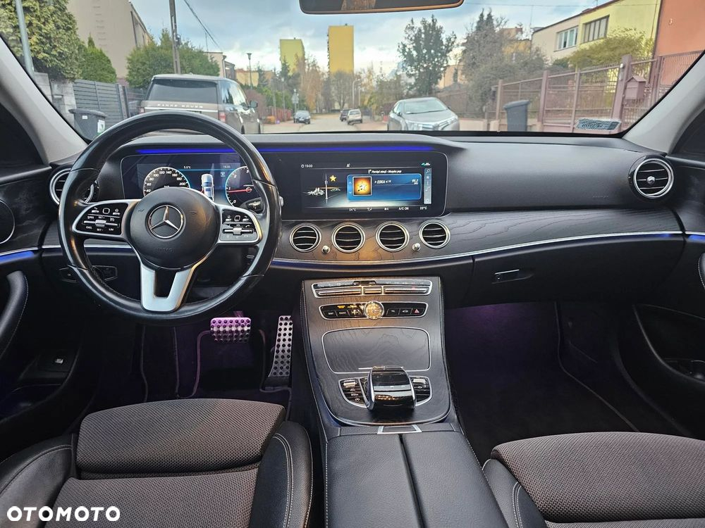 Mercedes-Benz Klasa E 220 d 9G-TRONIC - 11