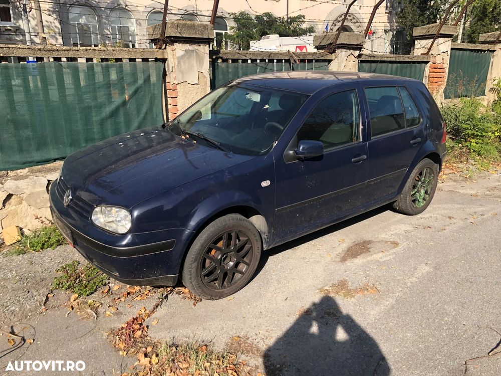 Dezmembrez  VW Volkswagen Golf 4 albastru 2002 4 usi - 3