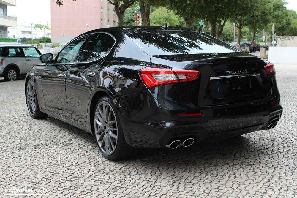 Maserati Ghibli 3.0 V6 - 10