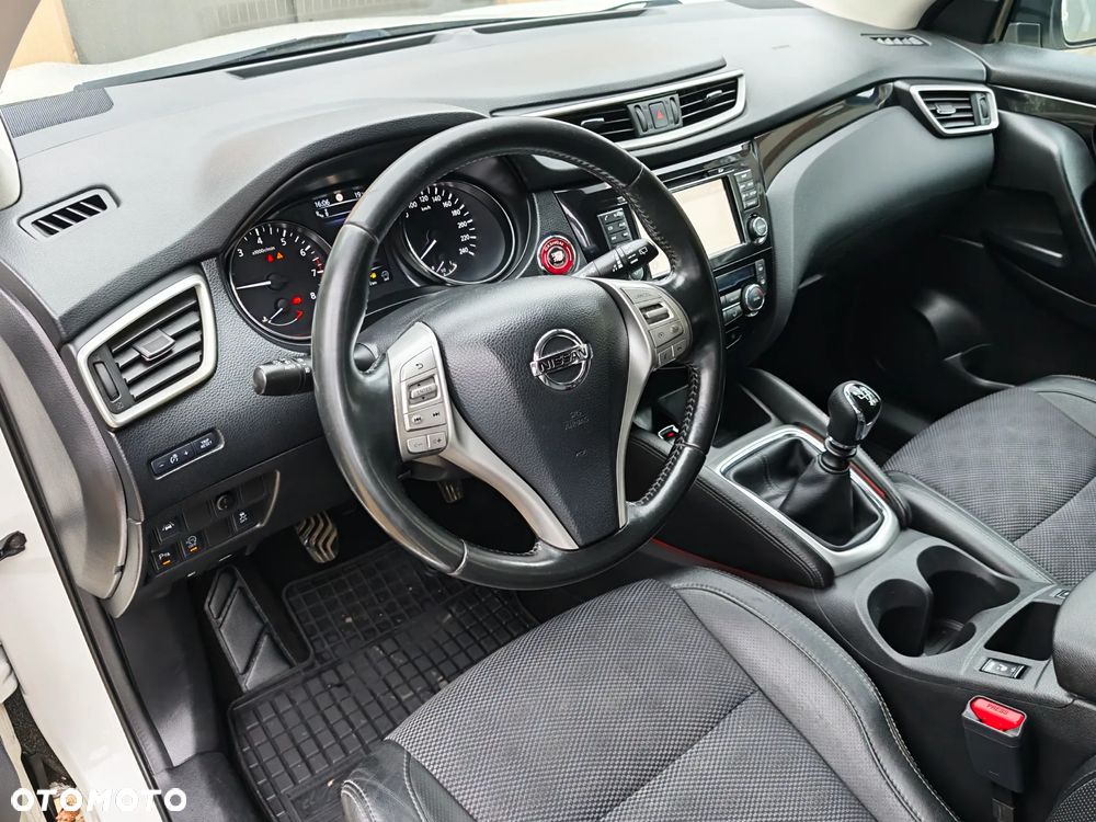 Nissan Qashqai 1.6 DIG-T Tekna - 16