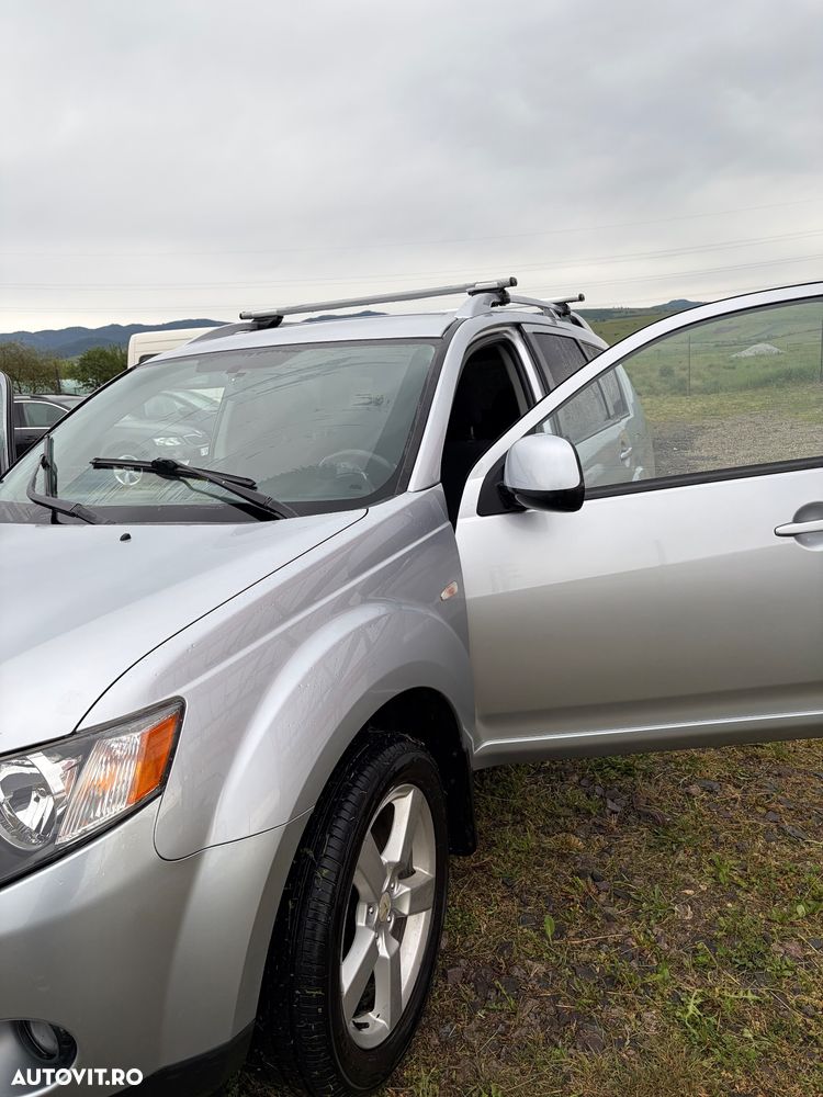 Mitsubishi Outlander 2.0 DI-D 4WD Instyle - 6