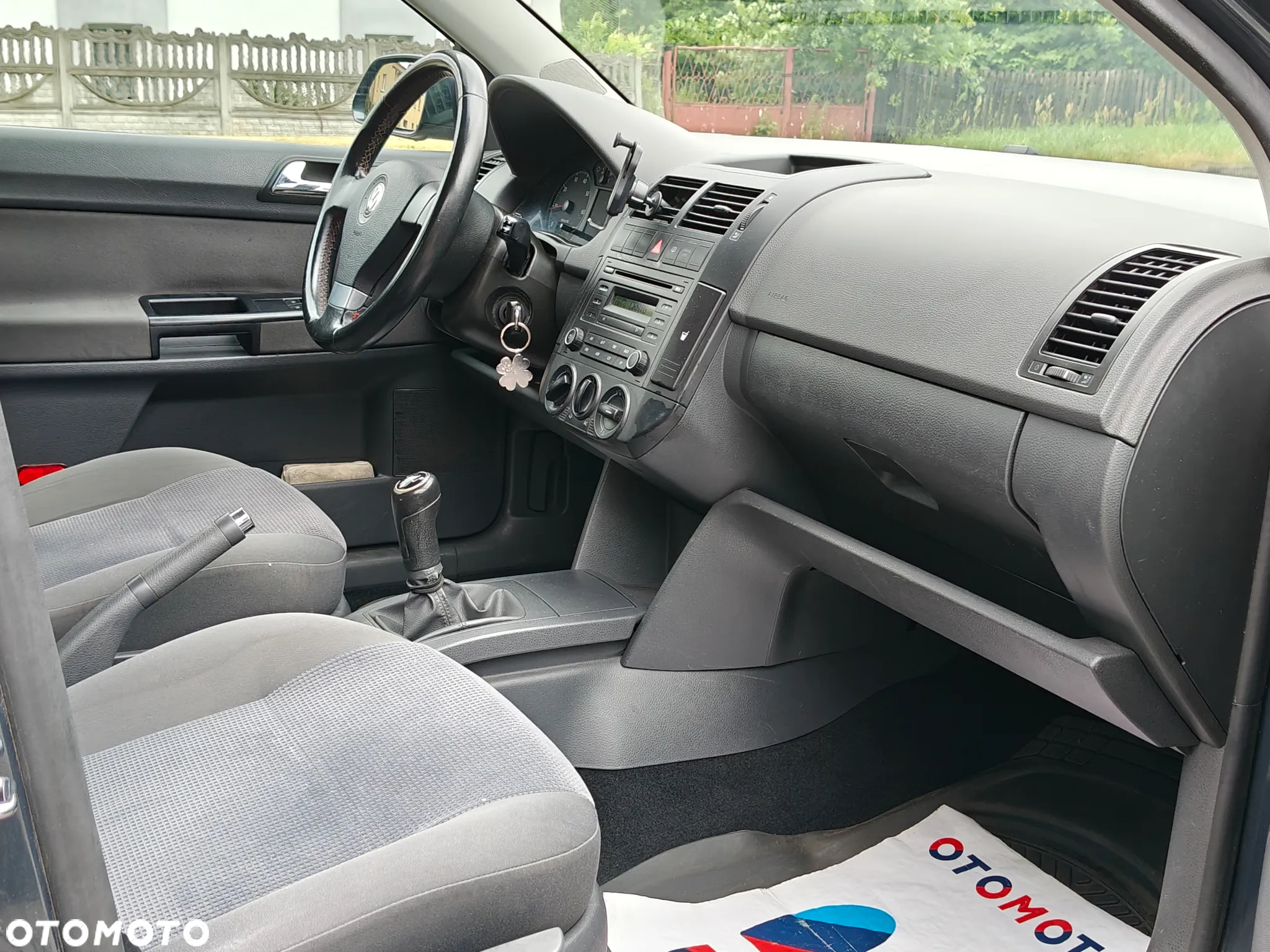 Volkswagen Polo 1.4 16V Comfortline - 19