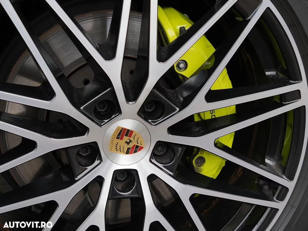 Porsche Cayenne Coupe E-Hybrid - 11