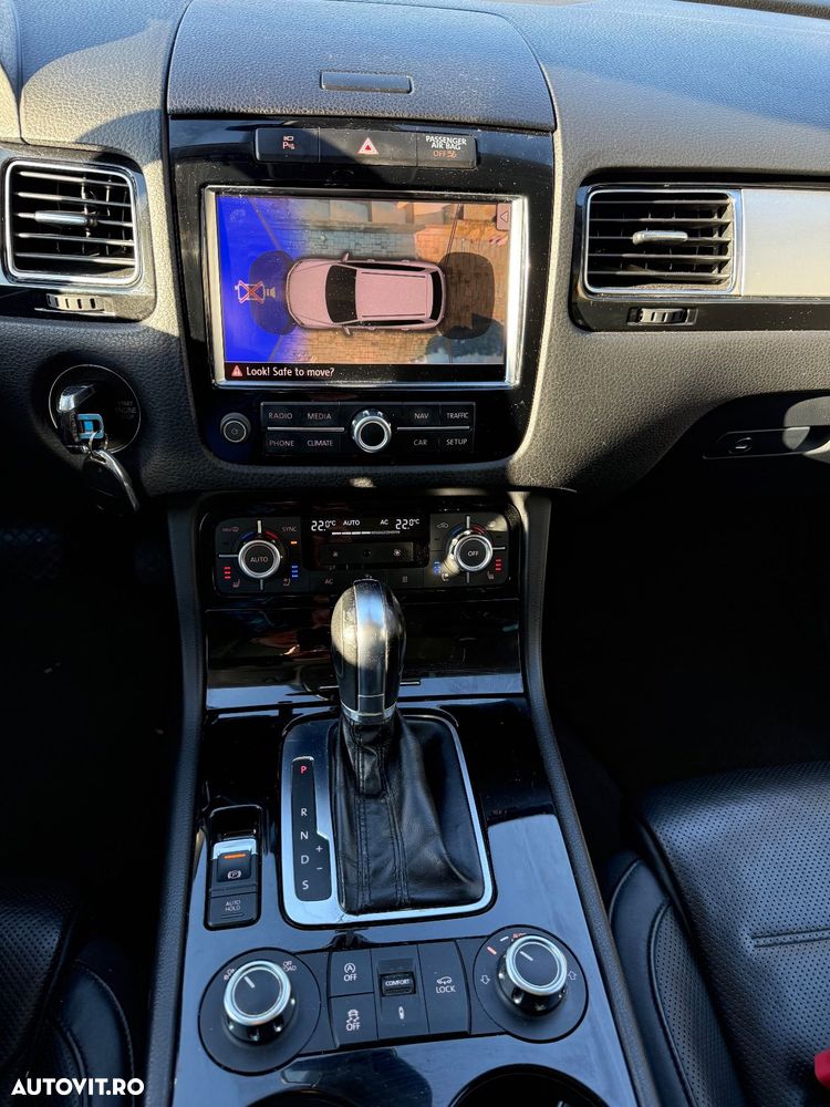 Volkswagen Touareg 3.0 V6 TDI BMT - 11