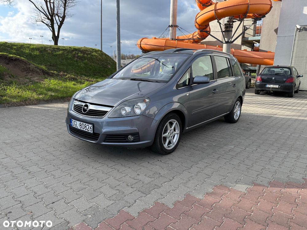 Opel Zafira 2.2 Cosmo - 2