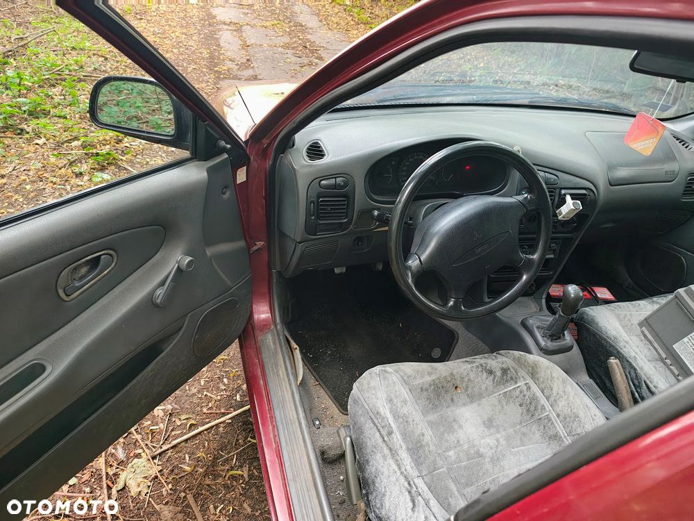 Mitsubishi Lancer 1300 GLi - 5