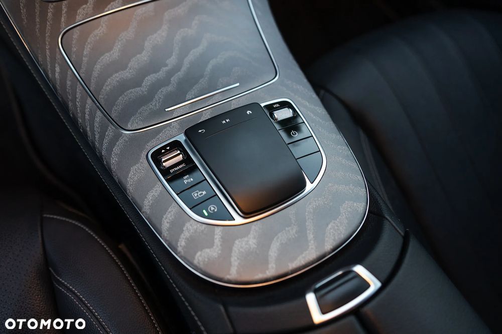 Mercedes-Benz Klasa E 350 9G-TRONIC AMG Line - 23