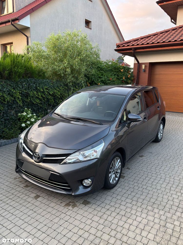 Toyota Verso 1.6 - 6