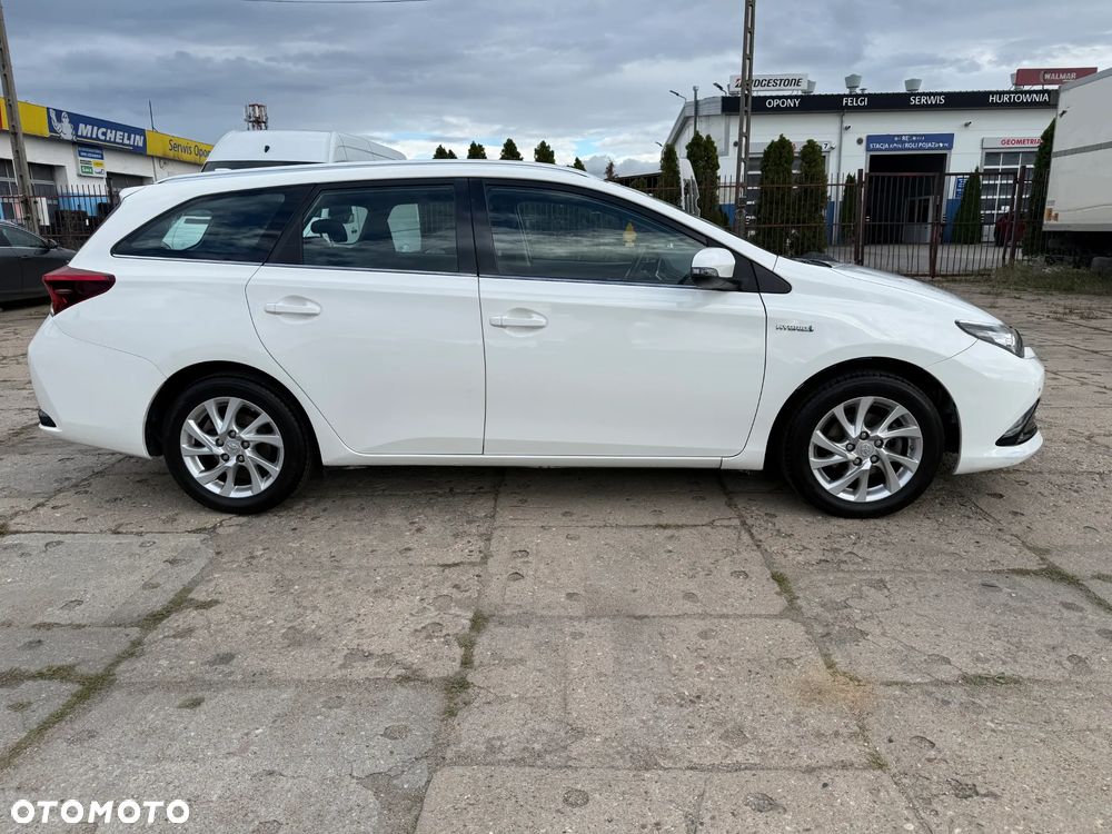 Toyota Auris 1.8 HSD Luna - 3