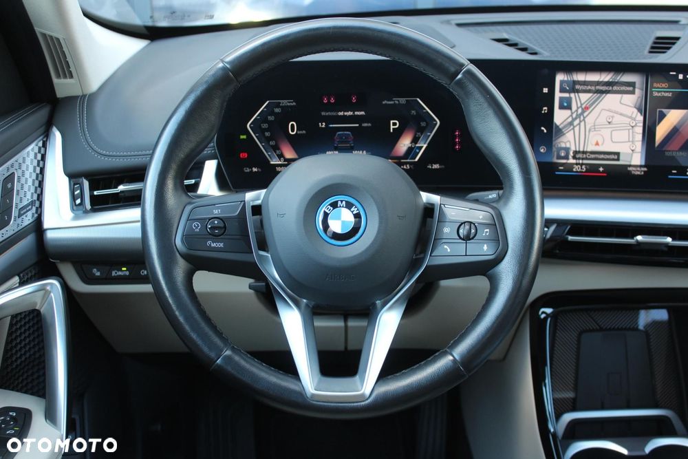 BMW iX1 - 13