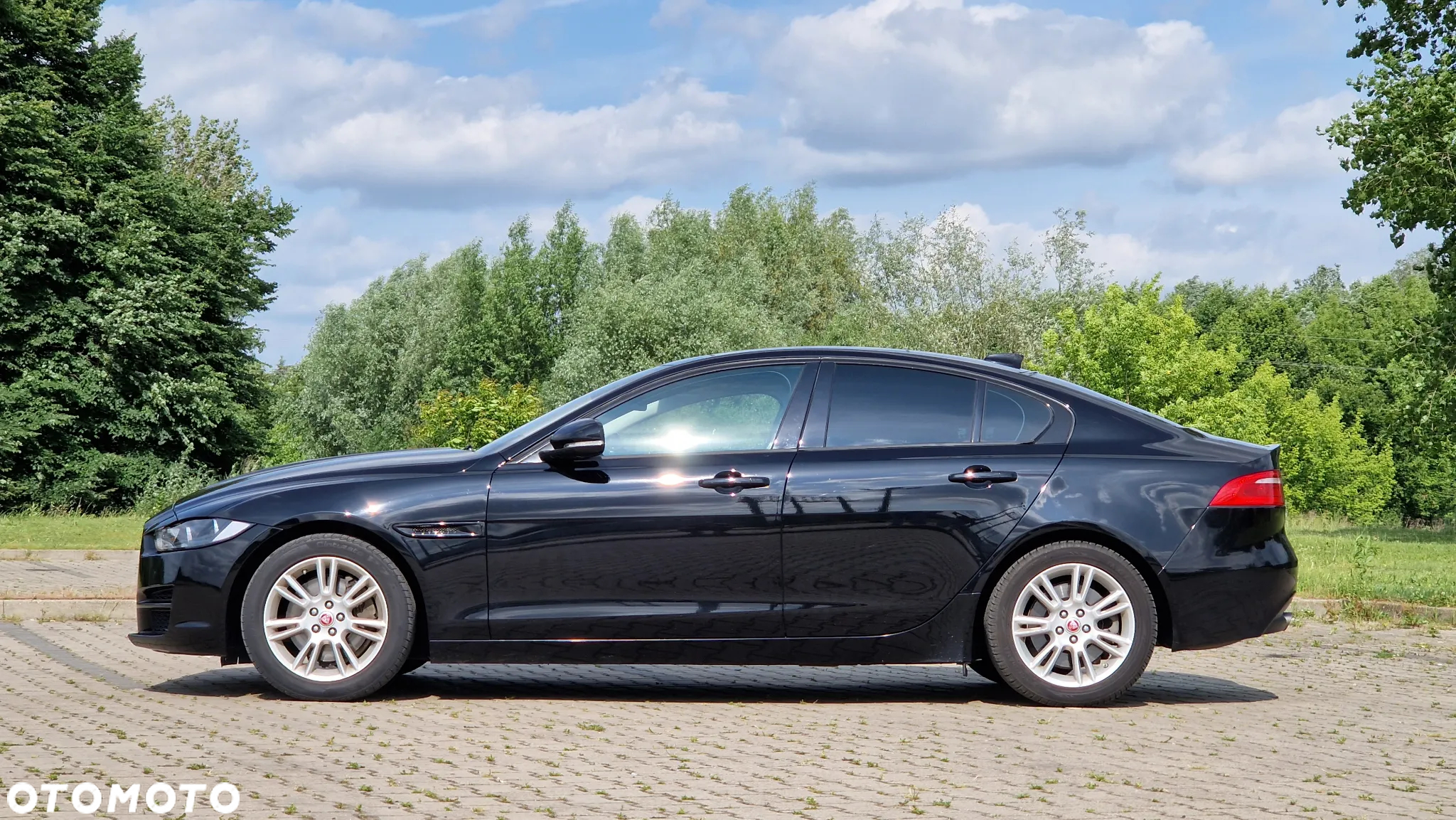 Jaguar XE 25t Prestige - 16