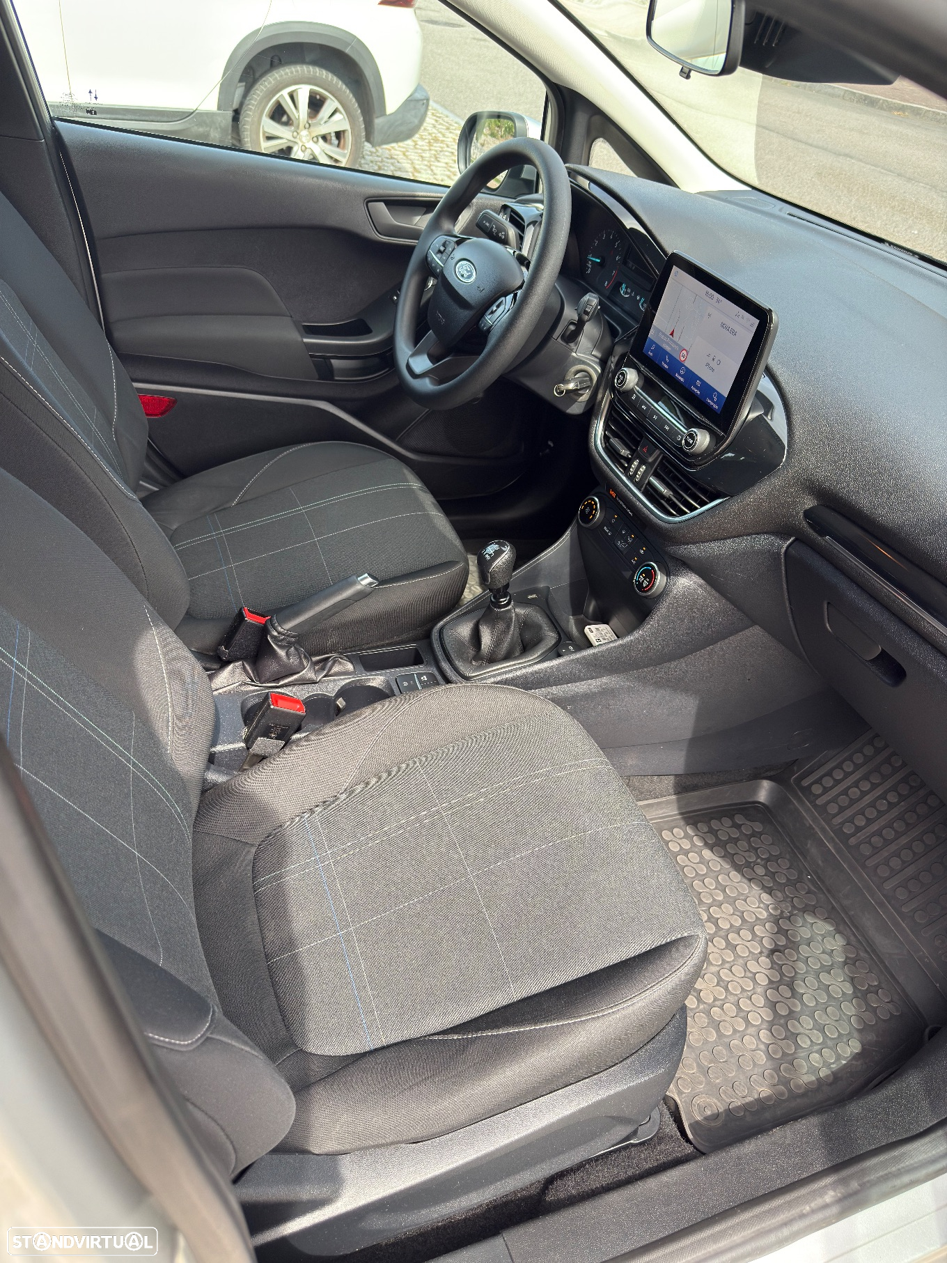 Ford Fiesta 1.0 EcoBoost S&S COOL&CONNECT - 12