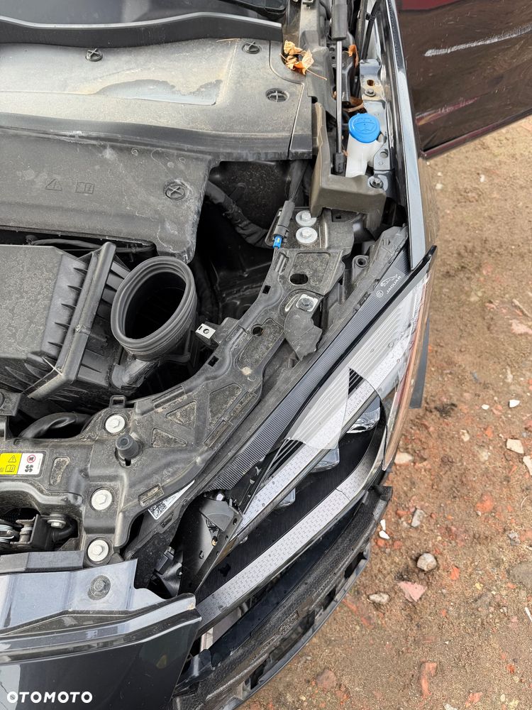 Jaguar E-Pace P300 AWD R-Dynamic HSE - 22