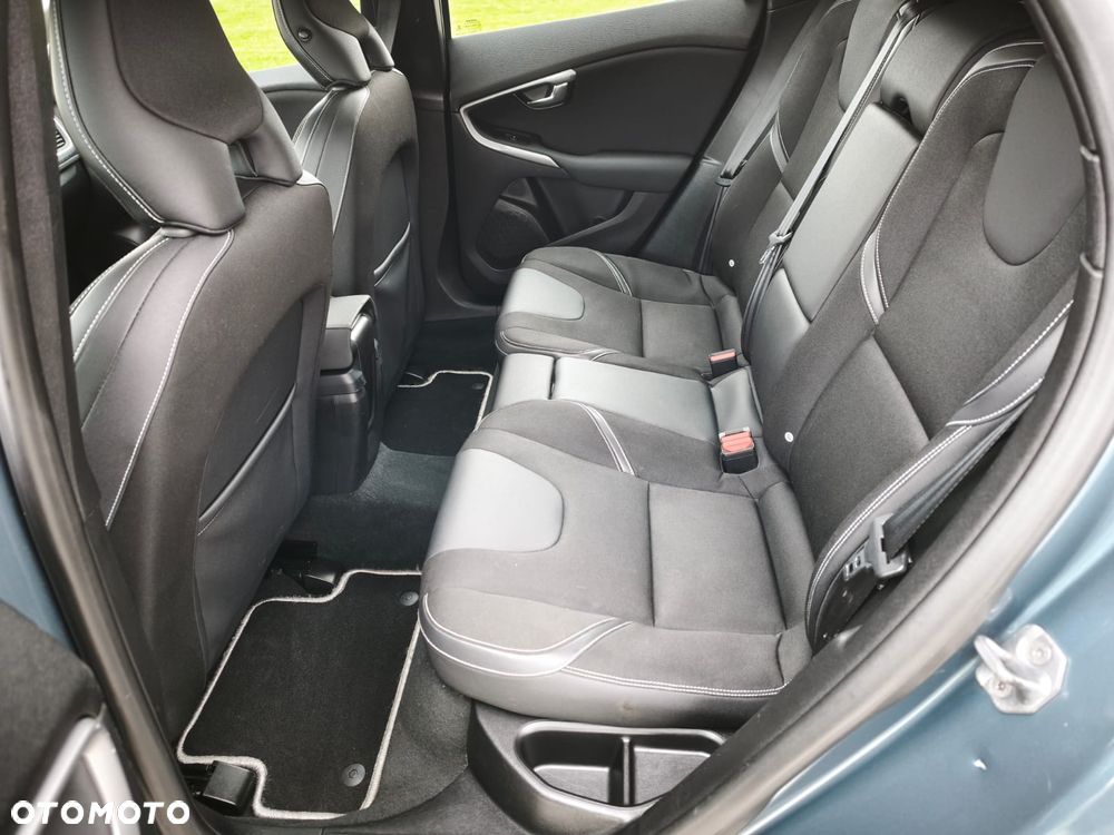 Volvo V40 D2 Momentum - 16