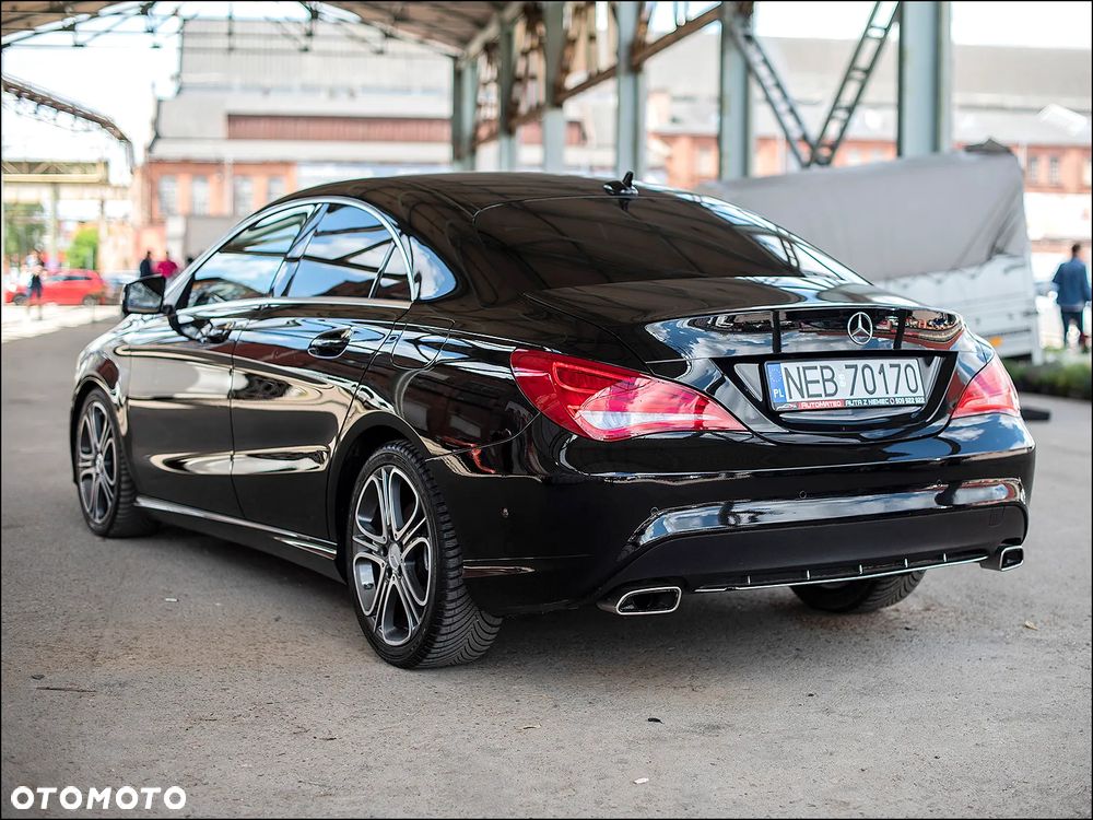 Mercedes-Benz CLA 180 7G-DCT Urban - 6