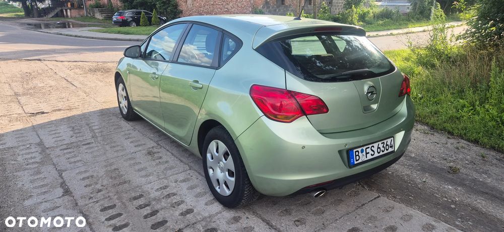 Opel Astra 1.4 Turbo Color Edition - 4