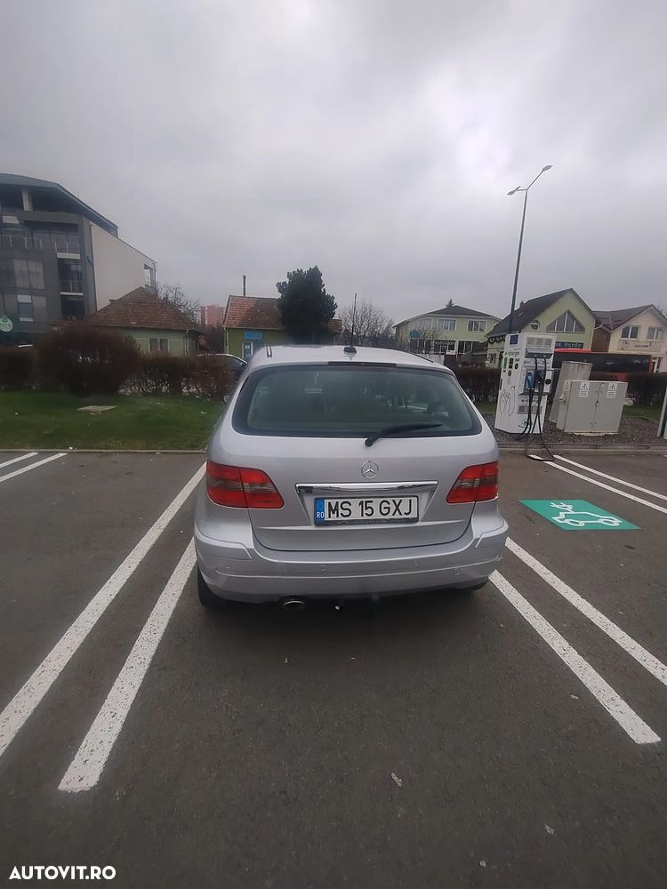 Mercedes-Benz B - 10