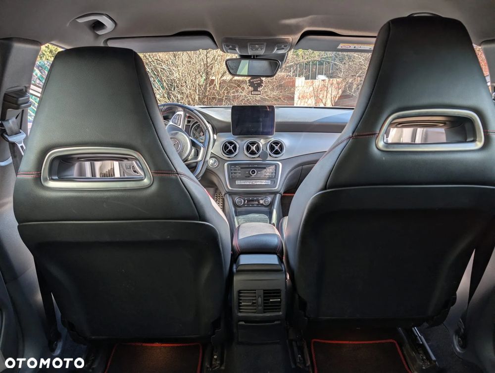 Mercedes-Benz GLA 200 7G-DCT AMG Line - 10
