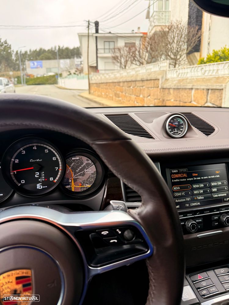 Porsche Macan Turbo - 17