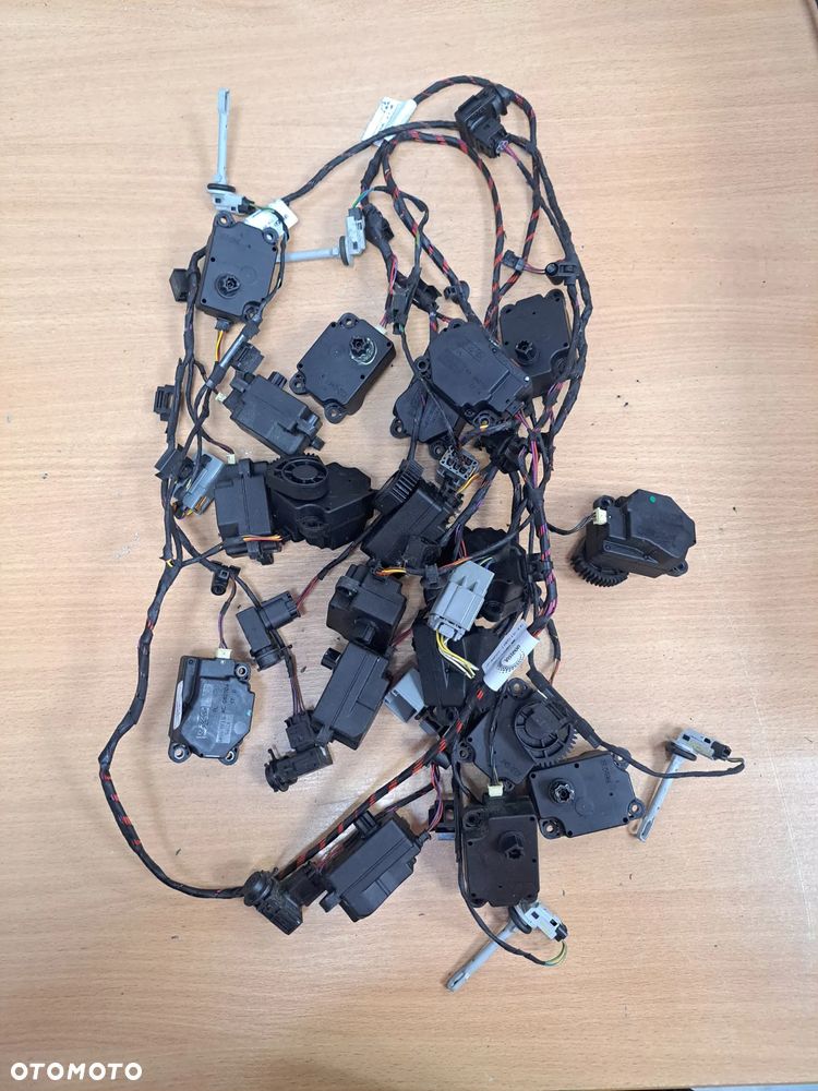 VOLVO V50 S40 C30 C70 SILNICZEK NAWIEWU DMUCHAWY 4N5H-19E616-AC