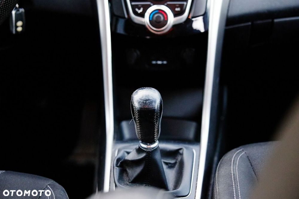Hyundai i30 1.6 Classic - 21