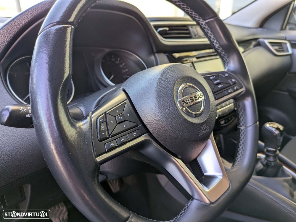 Nissan Qashqai 1.5 dCi N-Connecta J18 - 16