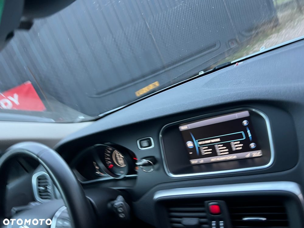 Volvo V40 Cross Country D2 Momentum - 11