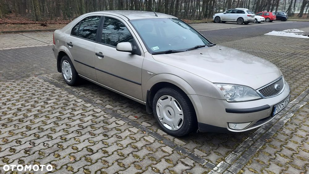 Ford Mondeo 1.8 Ambiente - 13