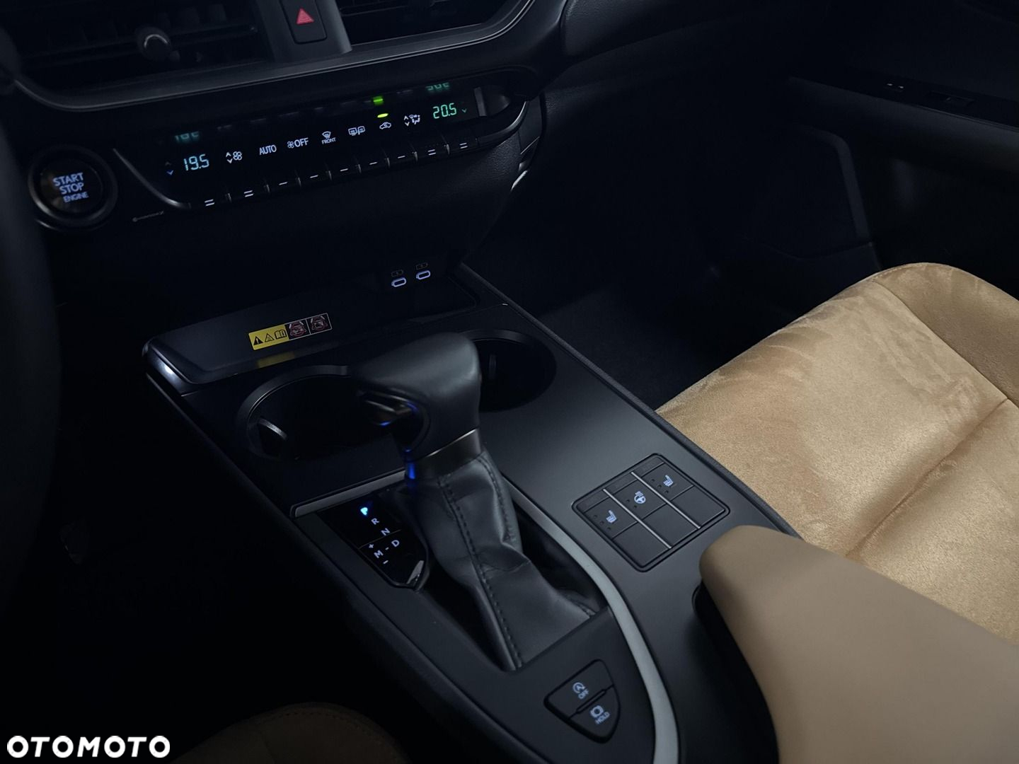 Lexus UX - 23