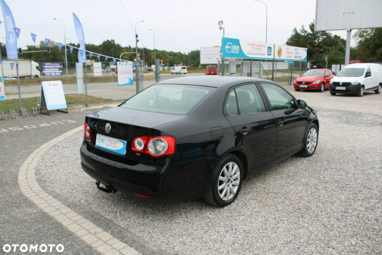 Volkswagen Jetta - 6