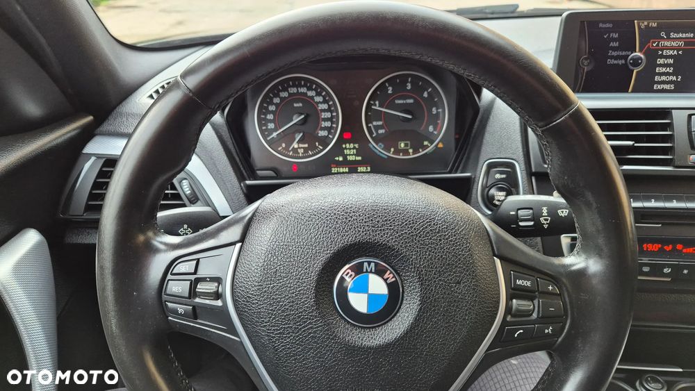 BMW Seria 1 125d Sport Line - 19