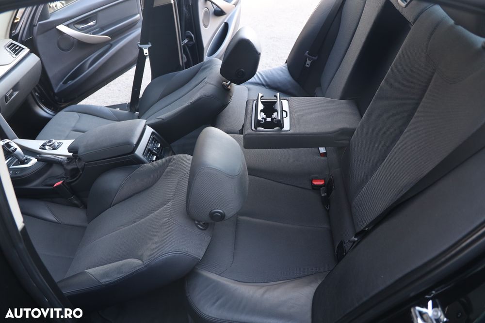 BMW Seria 3 320d Touring Aut. Modern Line - 9