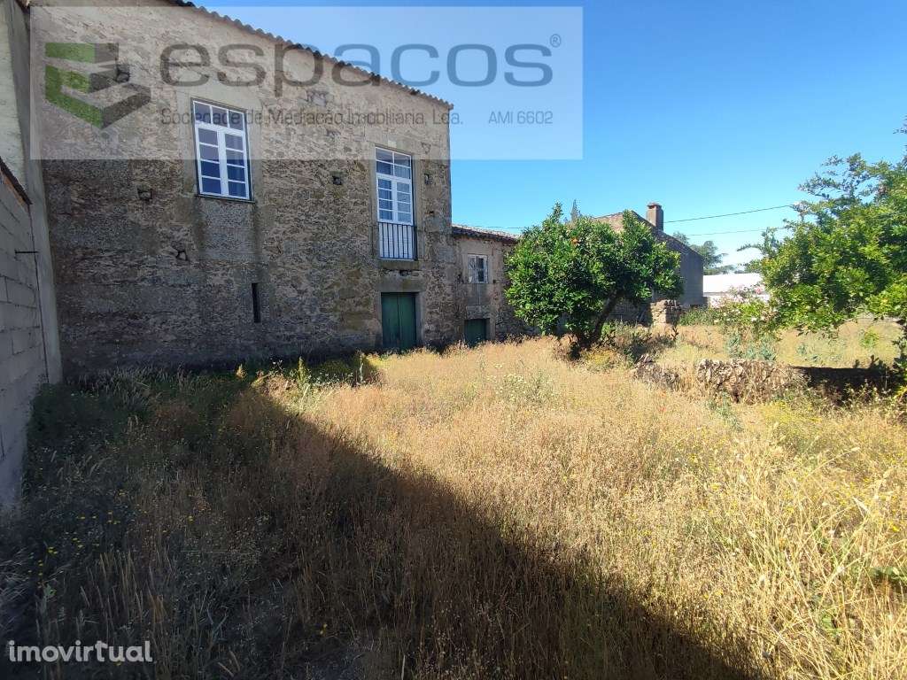 Moradia Senhorial com quintal e garagem - Grande imagem: 4/24