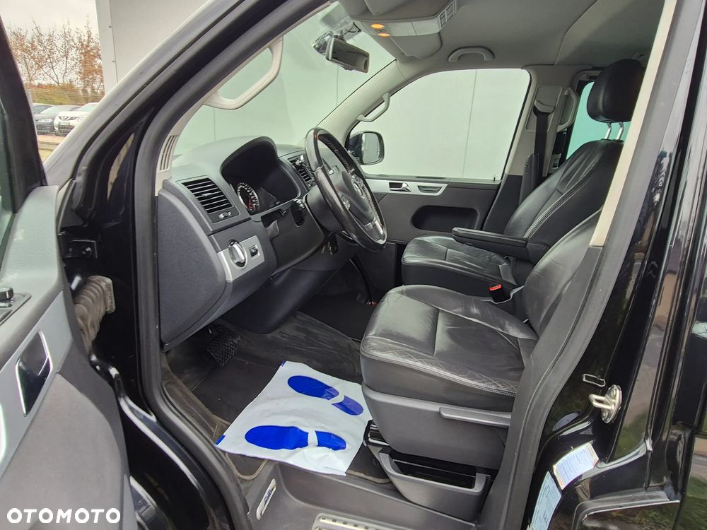 Volkswagen Multivan - 23