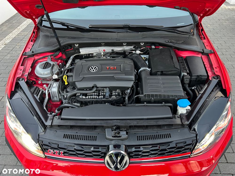 Volkswagen Golf - 21