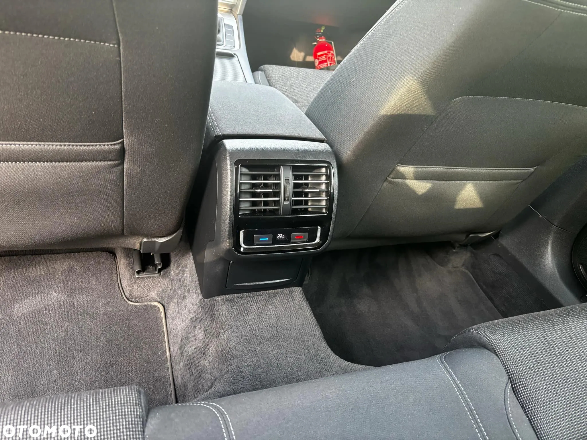 Volkswagen Passat 1.6 TDI BMT Comfortline - 19
